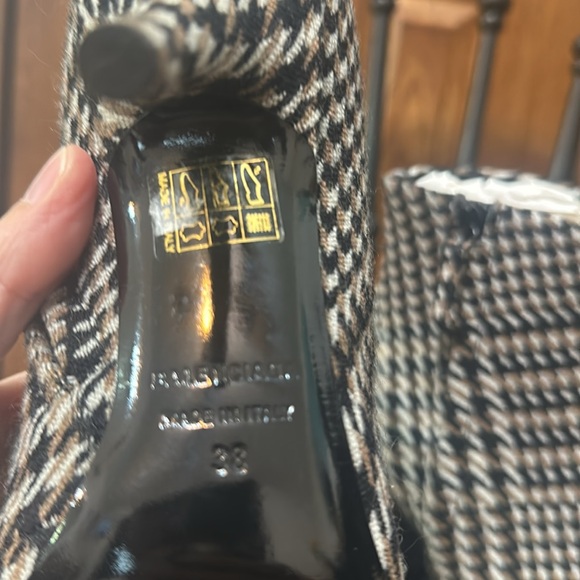 Boots - Picture 5 of 6